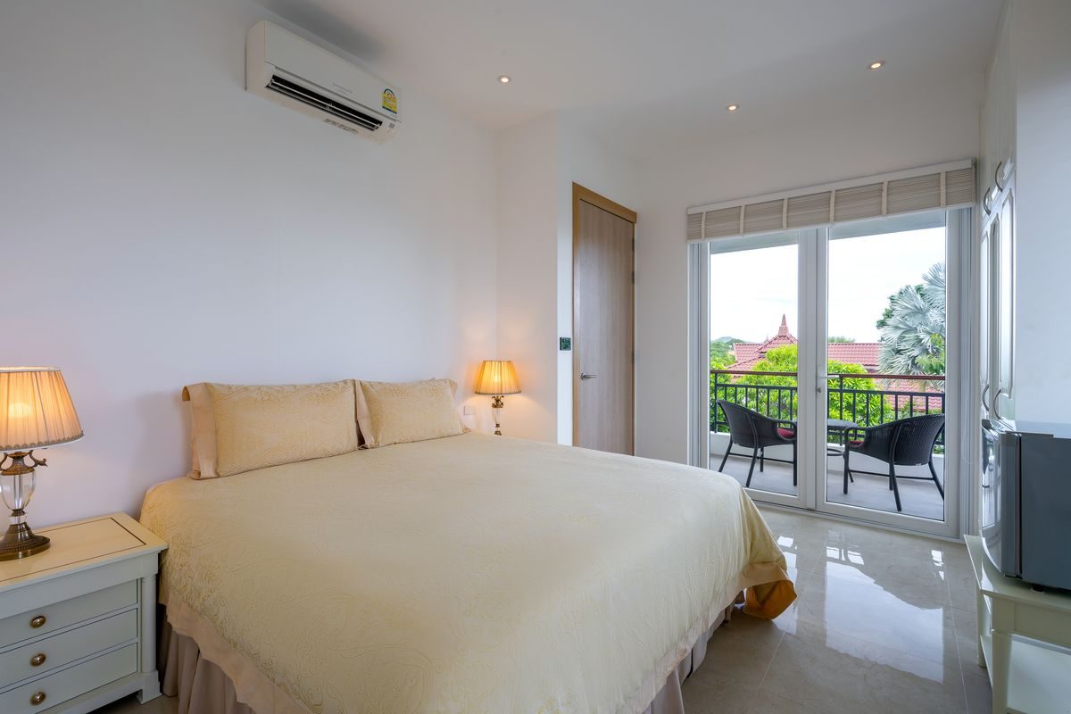 Elegant 6 Bedroom Mansion on a generous Landplot, thumbnail 64