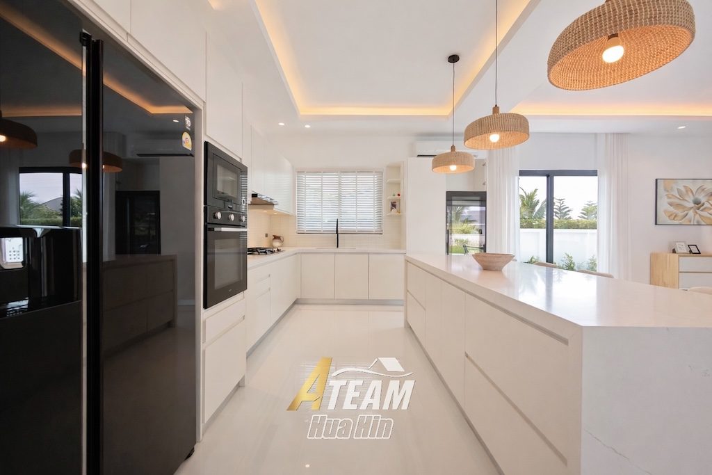 Prestigious 5-Bedroom Pool Villa on 2,622 sqm Prime Land, thumbnail 20