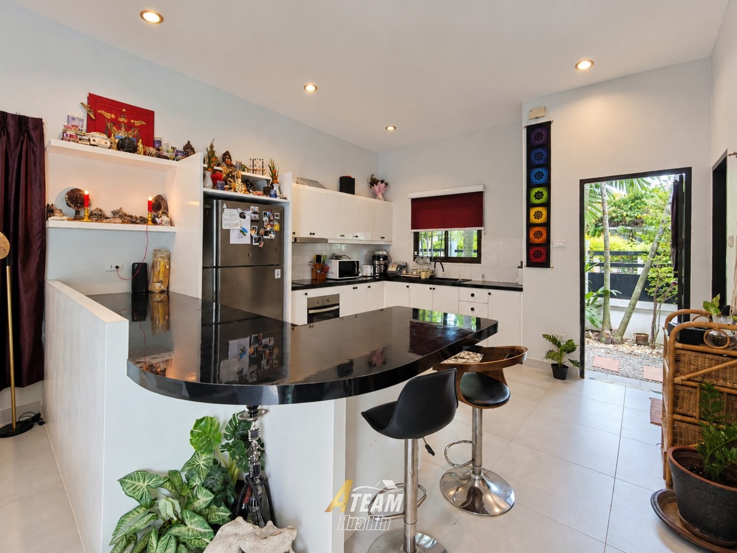 Luxury 4-Bedroom Pool Villa on a Large Plot in Khao Tao, thumbnail 11