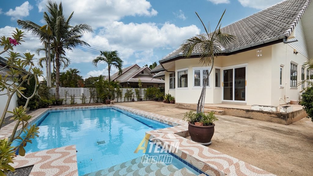 Beautiful 3-Bedroom Pool Villa in Soi 102, Hua Hin