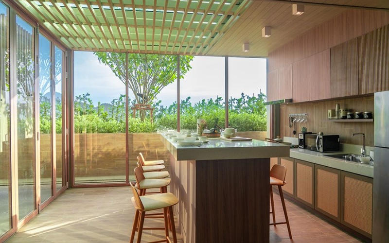Vehha Hua Hin condo for rent, Hua Hin sea view condo, luxury condo Hua Hin, 1 bedroom condo Hua Hin, panoramic sea view, holiday rental Hua Hin, high-end condo Thailand, condo near Cicada Market, beachfront condo Hua Hin, rental near Holiday Inn Hua Hin