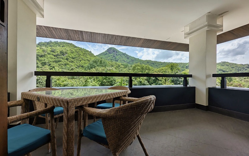 Hua Hin, Hua Hin Center , 3 Bedrooms, 3 Bathrooms, Apartment / Condo, For Rent, ,0,1980, A-Team Real estate