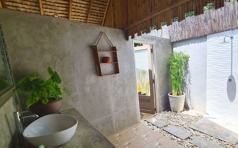 mango-resort-for-sale-sam-roi-yod-view-common-bathroom