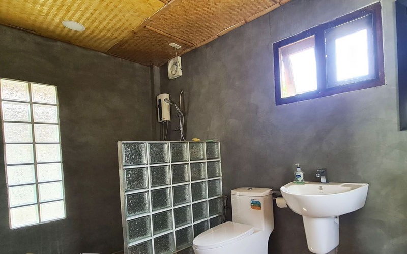 mango-resort-for-sale-sam-roi-yod-guesthous-bathroom