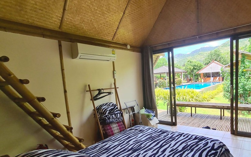 mango-resort-for-sale-sam-roi-yod-guesthous-bed2