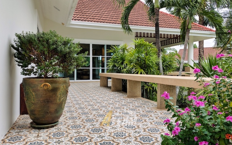 Smart House Valley Hua Hin, pool villa Hua Hin for sale, renovated villa Hua Hin, 3-bedroom villa Hua Hin, turnkey villa Hua Hin, saltwater pool Hua Hin, secure gated community Hua Hin, Hua Hin property for sale, Hua Hin fitness pool