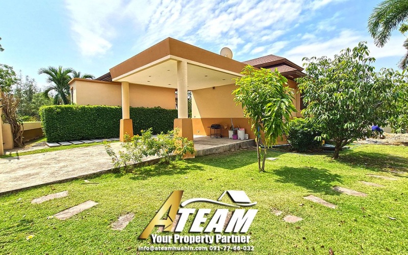 Lakeside-poolvilla-for-sale-hua-hin-Takiap-carport1