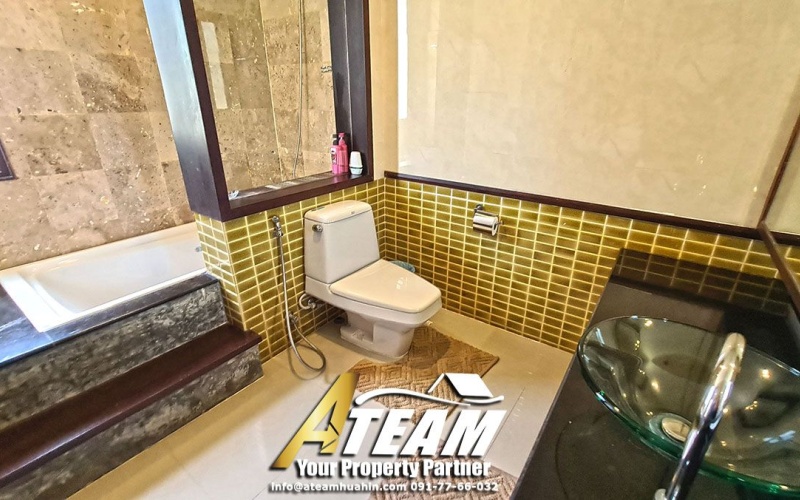 Lakeside-poolvilla-for-sale-hua-hin-Takiap-lake-bathroom1