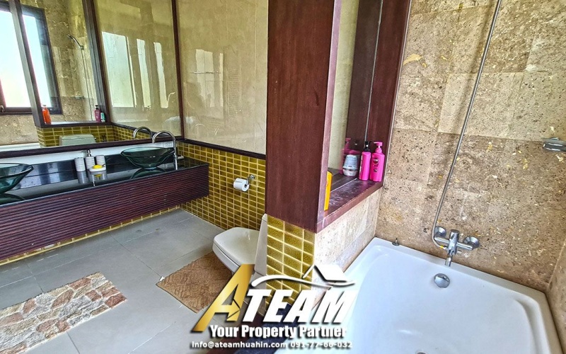 Lakeside-poolvilla-for-sale-hua-hin-Takiap-lake-walking-bathroom5