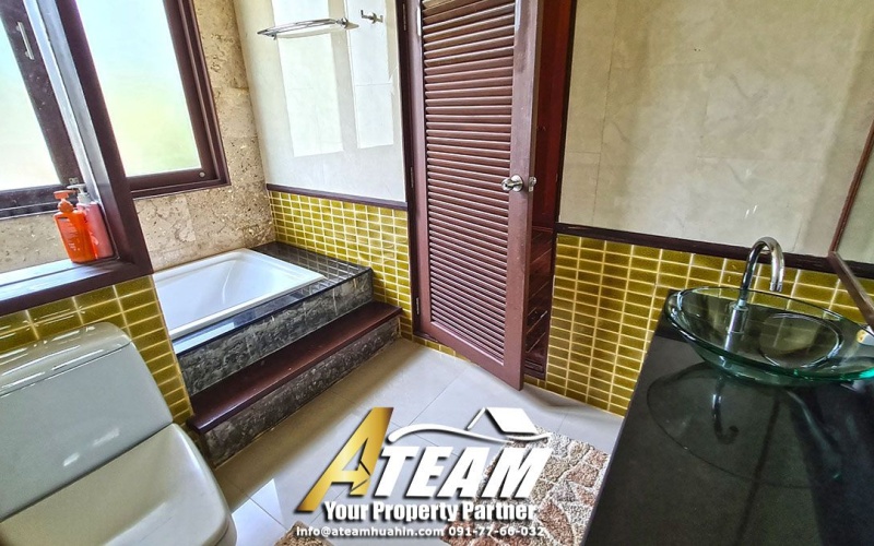 Lakeside-poolvilla-for-sale-hua-hin-Takiap-lake-walking-bathroom6