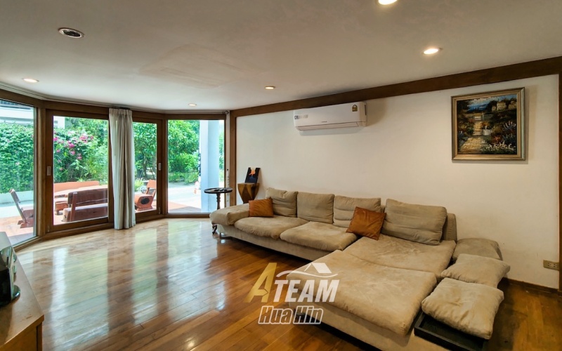 hua hin, Hua Hin Center, 5 Bedrooms, 4 Bathrooms, House / Villa, For Sale,0,2070, A-Team Real estate