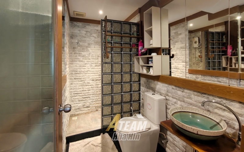 hua hin, Hua Hin Center, 5 Bedrooms, 4 Bathrooms, House / Villa, For Sale,0,2070, A-Team Real estate