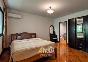 hua hin, Hua Hin Center, 5 Bedrooms, 4 Bathrooms, House / Villa, For Sale,0,2070, A-Team Real estate hua hin, Hua Hin Center, 5 Bedrooms, 4 Bathrooms, House / Villa, For Sale,0,2070, A-Team Real estate