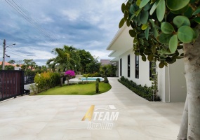 Brand new 3-bedroom pool villa for sale in Khao Tao near the lake. Mountain views, private pool, 160 sqm living space on 106 sqw plot. Price: 8.5M THB. Brand new 3-bedroom pool villa for sale in Khao Tao near the lake. Mountain views, private pool, 160 sqm living space on 106 sqw plot. Price: 8.5M THB.