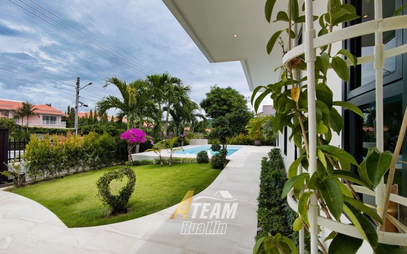 Brand new 3-bedroom pool villa for sale in Khao Tao near the lake. Mountain views, private pool, 160 sqm living space on 106 sqw plot. Price: 8.5M THB.