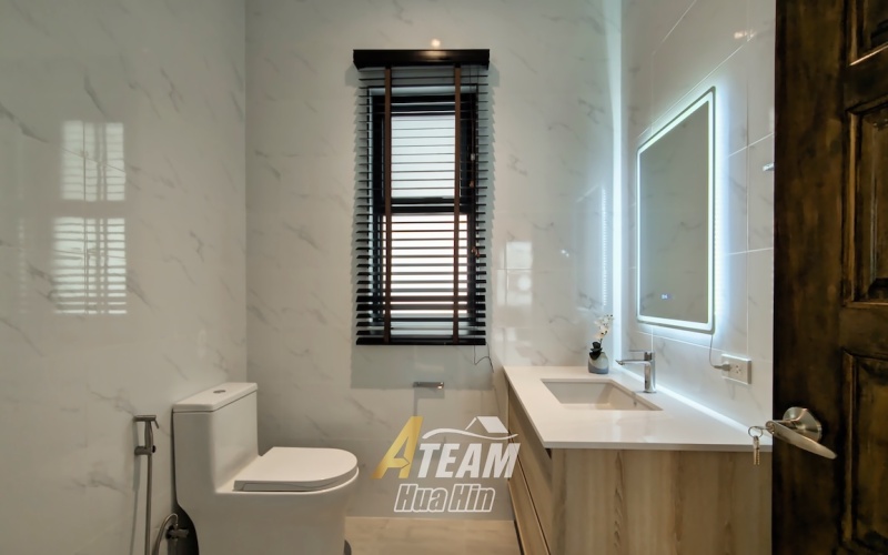 Brand new 3-bedroom pool villa for sale in Khao Tao near the lake. Mountain views, private pool, 160 sqm living space on 106 sqw plot. Price: 8.5M THB.