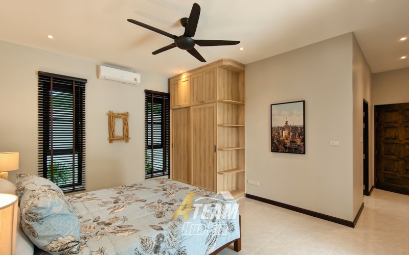 Brand new 3-bedroom pool villa for sale in Khao Tao near the lake. Mountain views, private pool, 160 sqm living space on 106 sqw plot. Price: 8.5M THB.