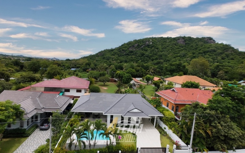 Brand new 3-bedroom pool villa for sale in Khao Tao near the lake. Mountain views, private pool, 160 sqm living space on 106 sqw plot. Price: 8.5M THB.