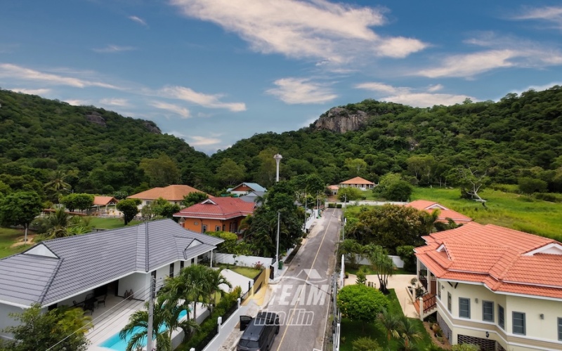 Brand new 3-bedroom pool villa for sale in Khao Tao near the lake. Mountain views, private pool, 160 sqm living space on 106 sqw plot. Price: 8.5M THB.