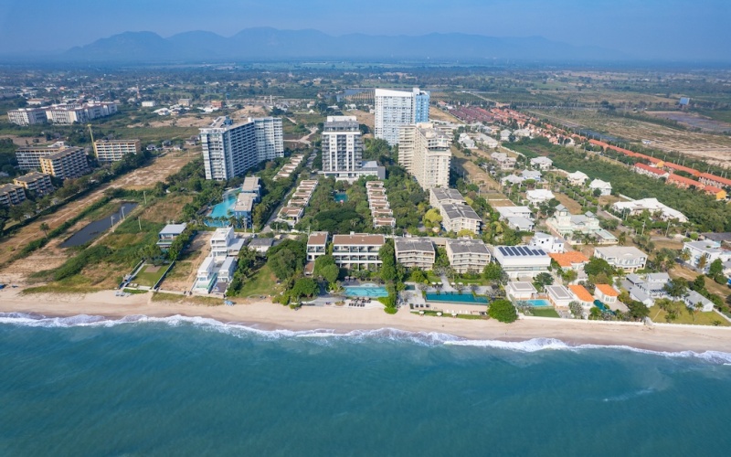 Cha-Am beach villa, Neo-Colonial villa Thailand, Cha-Am property for sale, pool villa Cha-Am, Hua Hin Cha-Am luxury villa, beachfront villa Thailand, villa with rental program, freehold villa Cha-Am, leasehold property Thailand, last plot Cha-Am project