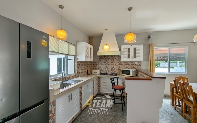 house for sale Wangpong, Hua Hin property, 6 bedroom villa Hua Hin, pavilion villa Hua Hin, Hua Hin renovation property, Wangpong pool villa, Hua Hin fixer-upper, Hua Hin investment property, house with land Hua Hin, villa with pavilion Hua Hin
