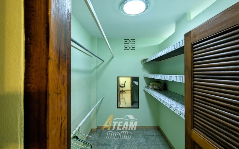 house for sale Wangpong, Hua Hin property, 6 bedroom villa Hua Hin, pavilion villa Hua Hin, Hua Hin renovation property, Wangpong pool villa, Hua Hin fixer-upper, Hua Hin investment property, house with land Hua Hin, villa with pavilion Hua Hin