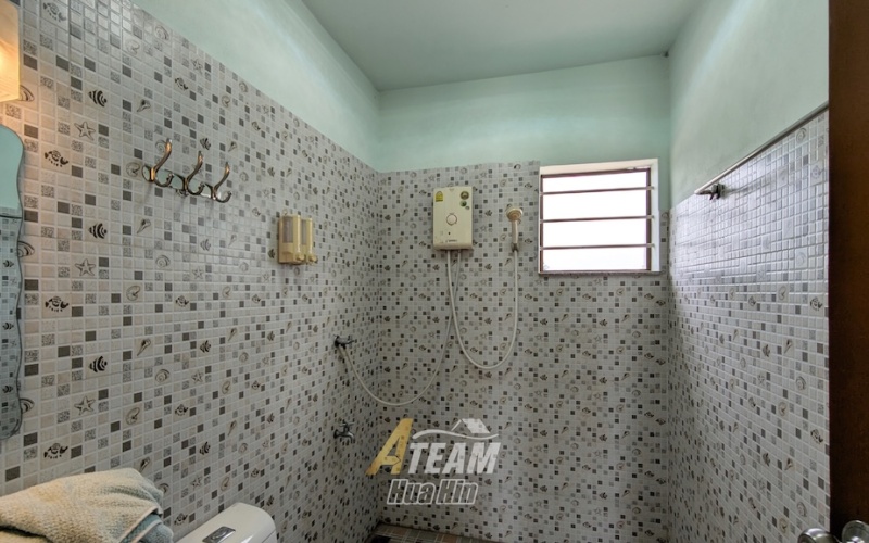 house for sale Wangpong, Hua Hin property, 6 bedroom villa Hua Hin, pavilion villa Hua Hin, Hua Hin renovation property, Wangpong pool villa, Hua Hin fixer-upper, Hua Hin investment property, house with land Hua Hin, villa with pavilion Hua Hin