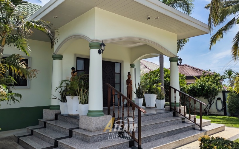 Hua Hin pool villa for sale, Stuart Park villa Hua Hin, 4 bedroom villa Hua Hin, freehold villa Hua Hin, Hua Hin property no common fees, Hua Hin real estate, villa with private pool Hua Hin, luxury villa Hua Hin, European kitchen villa Hua Hin, Hua Hin family villa