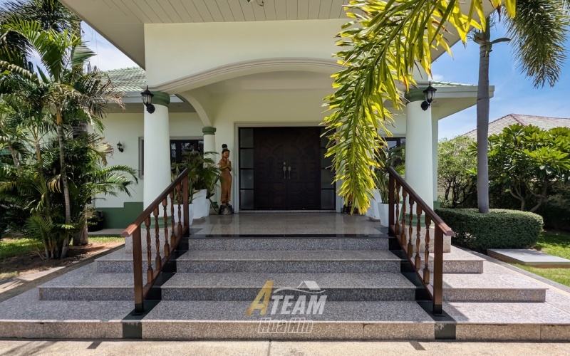 Hua Hin pool villa for sale, Stuart Park villa Hua Hin, 4 bedroom villa Hua Hin, freehold villa Hua Hin, Hua Hin property no common fees, Hua Hin real estate, villa with private pool Hua Hin, luxury villa Hua Hin, European kitchen villa Hua Hin, Hua Hin family villa