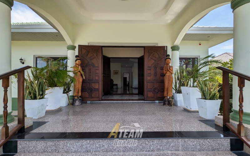 Hua Hin pool villa for sale, Stuart Park villa Hua Hin, 4 bedroom villa Hua Hin, freehold villa Hua Hin, Hua Hin property no common fees, Hua Hin real estate, villa with private pool Hua Hin, luxury villa Hua Hin, European kitchen villa Hua Hin, Hua Hin family villa