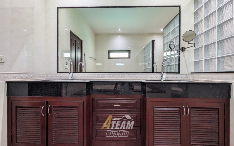 Hua Hin pool villa for sale, Stuart Park villa Hua Hin, 4 bedroom villa Hua Hin, freehold villa Hua Hin, Hua Hin property no common fees, Hua Hin real estate, villa with private pool Hua Hin, luxury villa Hua Hin, European kitchen villa Hua Hin, Hua Hin family villa
