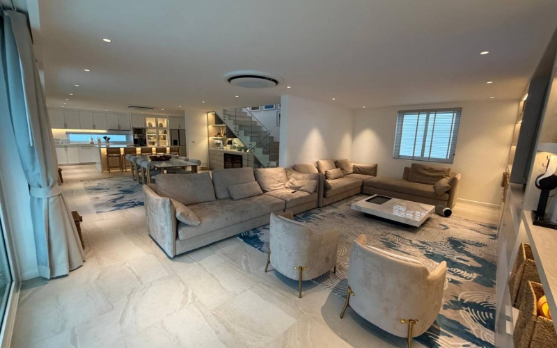 Hua Hin, Thap Thai , 4 Bedrooms, 5 Bathrooms, House / Villa, For Sale, ,0,2137, A-Team Real estate