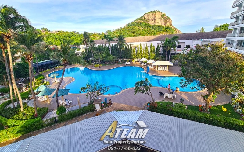 Sea-view-high-rise-condo-for-sale-in-takiap-hua-hin-common-swimmingpool