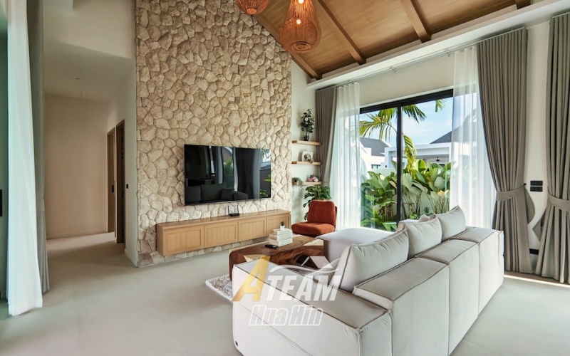 Secure this luxury 3-bedroom, 4-bathroom pool villa in Hua Hin’s Black Mountain area for only 14.5M THB pre-completion. Fully furnished, 319 sqm usable area, 808 sqm land, mountain views, mini golf lawn, and 5-year warranty.