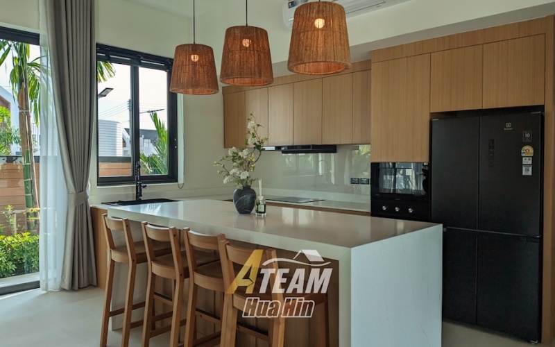 Secure this luxury 3-bedroom, 4-bathroom pool villa in Hua Hin’s Black Mountain area for only 14.5M THB pre-completion. Fully furnished, 319 sqm usable area, 808 sqm land, mountain views, mini golf lawn, and 5-year warranty.
