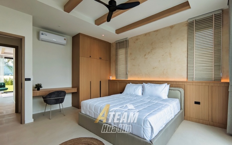 Secure this luxury 3-bedroom, 4-bathroom pool villa in Hua Hin’s Black Mountain area for only 14.5M THB pre-completion. Fully furnished, 319 sqm usable area, 808 sqm land, mountain views, mini golf lawn, and 5-year warranty.