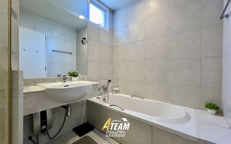 Hua Hin condo rental, Baan San Ploen, beachfront condo Hua Hin, 2 bedroom condo Hua Hin, long-term rental Hua Hin, sea view condo Hua Hin, central Hua Hin rental