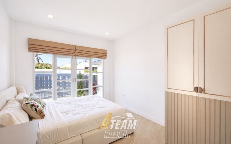 Hua Hin house for sale, Soi 102 home, renovated house Hua Hin, 3 bedroom Hua Hin, pool access home Hua Hin, family home Hua Hin, affordable Hua Hin property, Thailand real estate