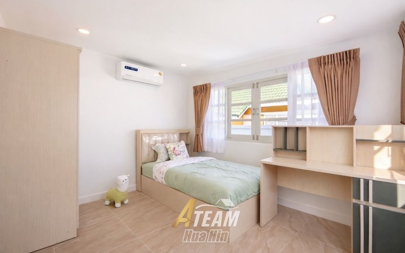 Hua Hin house for sale, Soi 102 home, renovated house Hua Hin, 3 bedroom Hua Hin, pool access home Hua Hin, family home Hua Hin, affordable Hua Hin property, Thailand real estate
