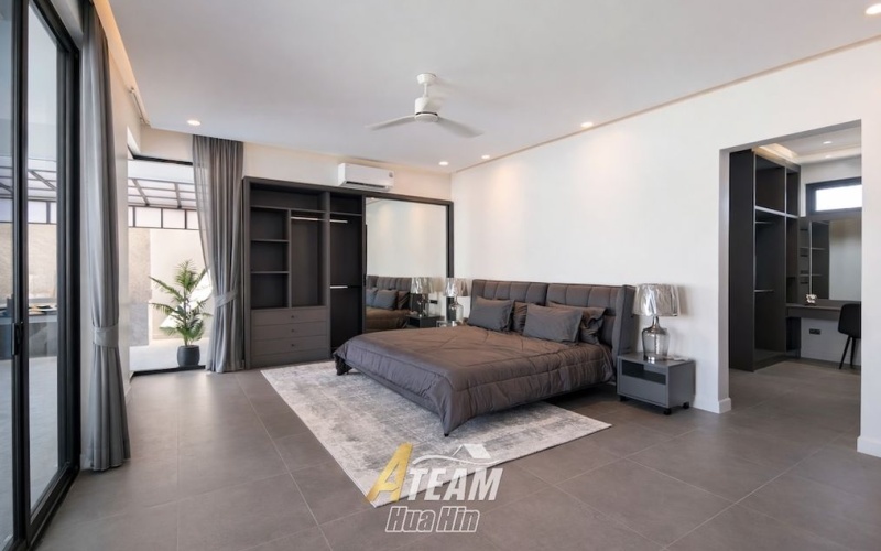 Modern pool villa Hua Hin, Soi 114 villa for sale, Hua Hin luxury villa, in-town pool villa, modern house Hua Hin, Hua Hin property investment, fully furnished villa