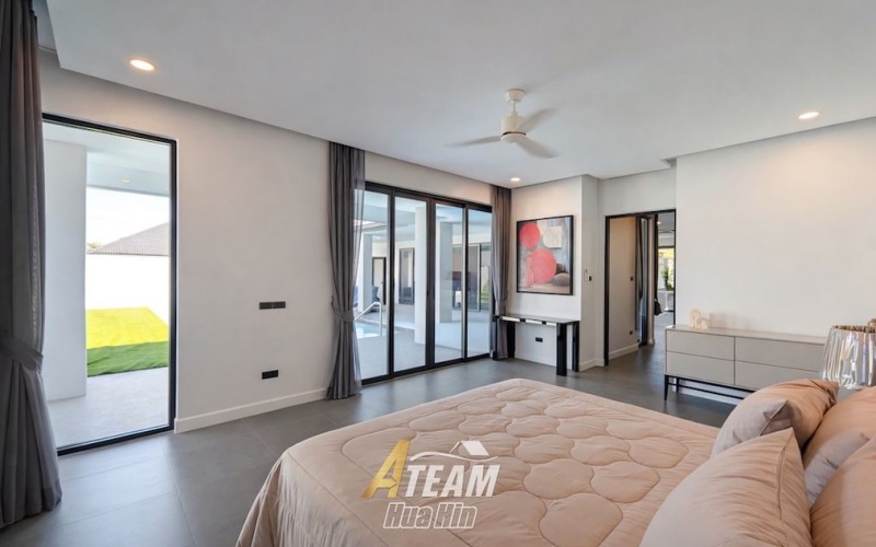 Modern pool villa Hua Hin, Soi 114 villa for sale, Hua Hin luxury villa, in-town pool villa, modern house Hua Hin, Hua Hin property investment, fully furnished villa