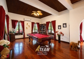 Exceptional 6-bedroom luxury pool villa on 3,200 sqm freehold land in Hunsa Residence, Nong Kae, Hua Hin. Ideal private estate or retreat.