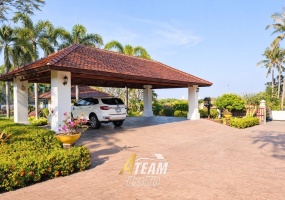Exceptional 6-bedroom luxury pool villa on 3,200 sqm freehold land in Hunsa Residence, Nong Kae, Hua Hin. Ideal private estate or retreat.