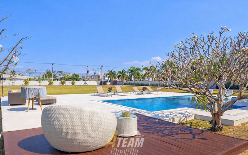 Hin Lek Fai estate, Hua Hin 4 rai property, Thai style villa Hua Hin, large land villa Thailand, freehold estate Hua Hin, luxury pool villa Hua Hin, Hua Hin land investment, private compound Hua Hin, tropical estate Thailand, Hua Hin property for sale