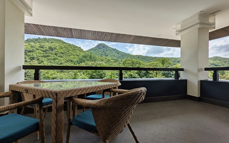 Hua Hin, Hua Hin Center, 3 Bedrooms, 3 Bathrooms, Apartment / Condo, For Rent,0,2578, A-Team Real estate