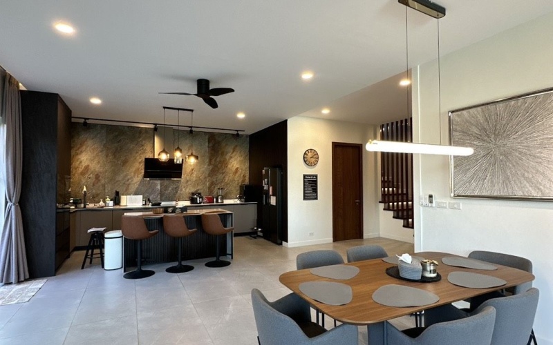 hua hin, Hua Hin Center , 4 Bedrooms, 4 Bathrooms, House / Villa, For Rent, ,0,2598, A-Team Real estate