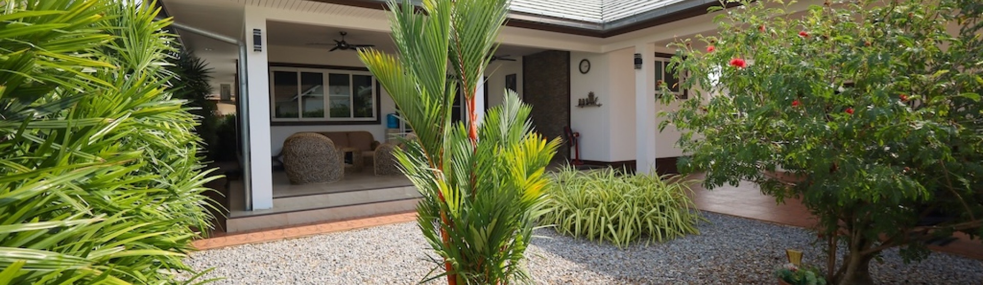 Like new spacious 2 bedrooms villa in Khao Tao