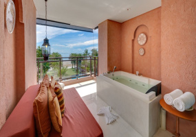 Hua Hin Center , 1 Bedroom, 1 Bathroom, Apartment / Condo, For Sale, ,1236, A-Team Real estate
