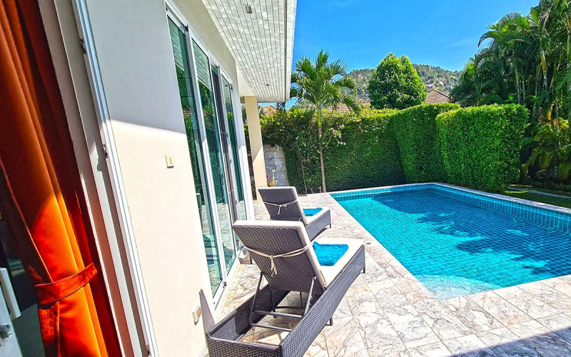 Pool-villa-For-Sale-Hua-Hin-Red-moutain-water-side-swimmingpool1