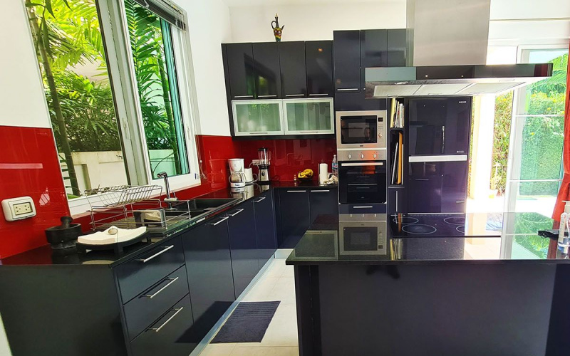 Pool-villa-For-Sale-Hua-Hin-Red-moutain-water-side-kitchen1
